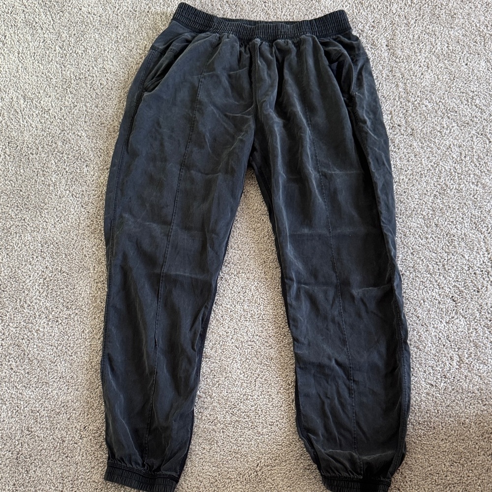 Lululemon Black Elastic-Waist joggers